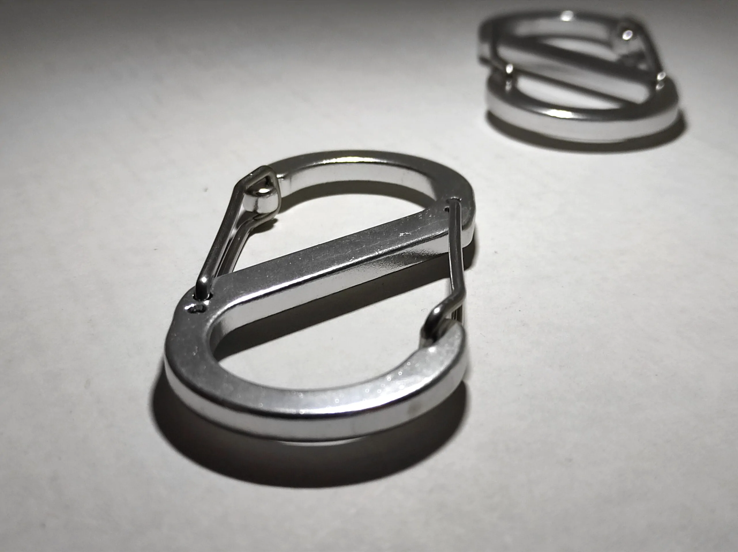 EDC Алюмінієвий Карабін S-Подібний для спорядження. Кріплення молле, molle. Кріплення для військових чоловіків і хлопців. Тримач металевий. Аксесуар на пояс