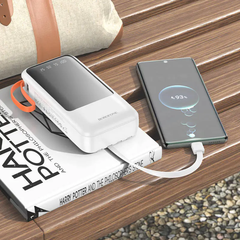 Портативний LED ліхтар з PowerBank, автономне освітлення на природі.