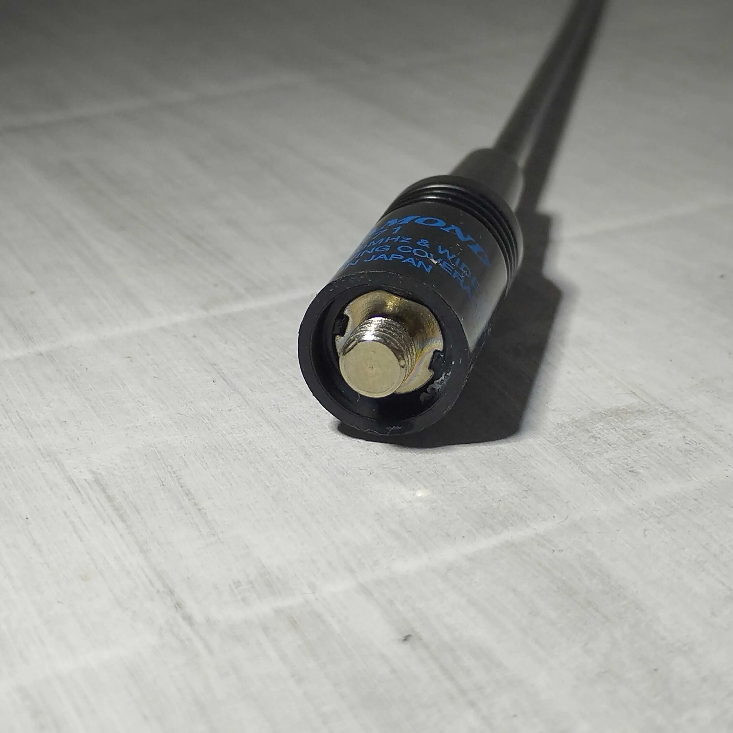 Антена Diamond з подвійним діапазоном UHF та VHF