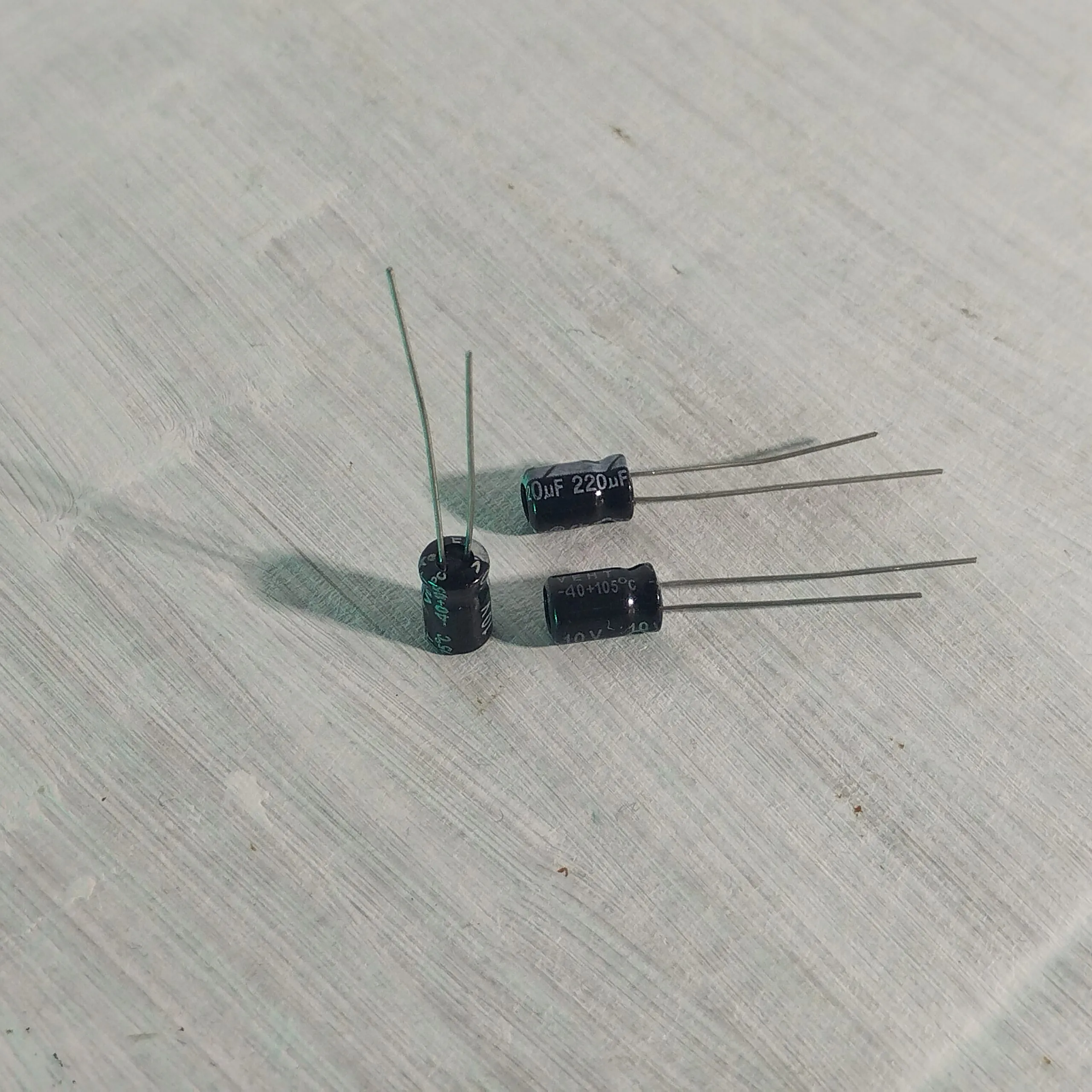 VEHT 220мкФ 10V конденсатор, Конденсатор VEHT 220мкФ 10V